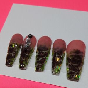 Reptile Habitat Decor with Black and Green Accents